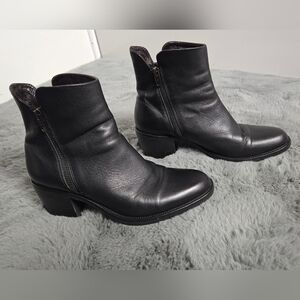 Boemos Women's Leather Boots Black Side Zippers Made In Italy Size 7.5 / 38